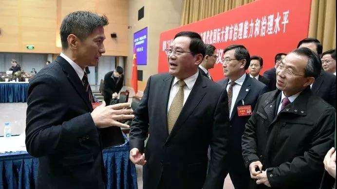 李強(qiáng)對話政協(xié)委員，上海律師獻(xiàn)策城市治理